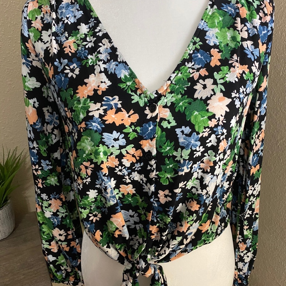 Button down Tie-Front Blouse - Picture 3 of 5